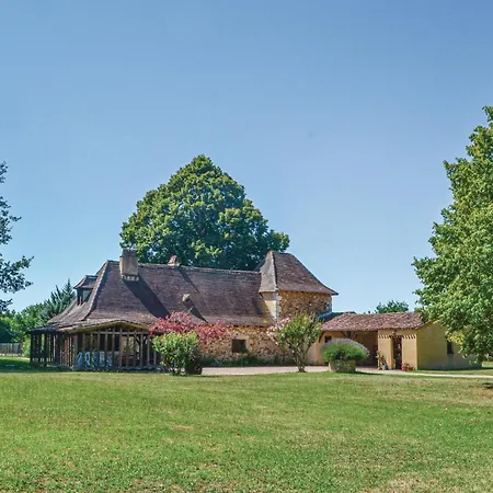 Holiday home Awesome In Campsegret